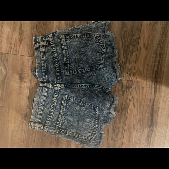 High wasted shorts really great color - Picture 2 of 2